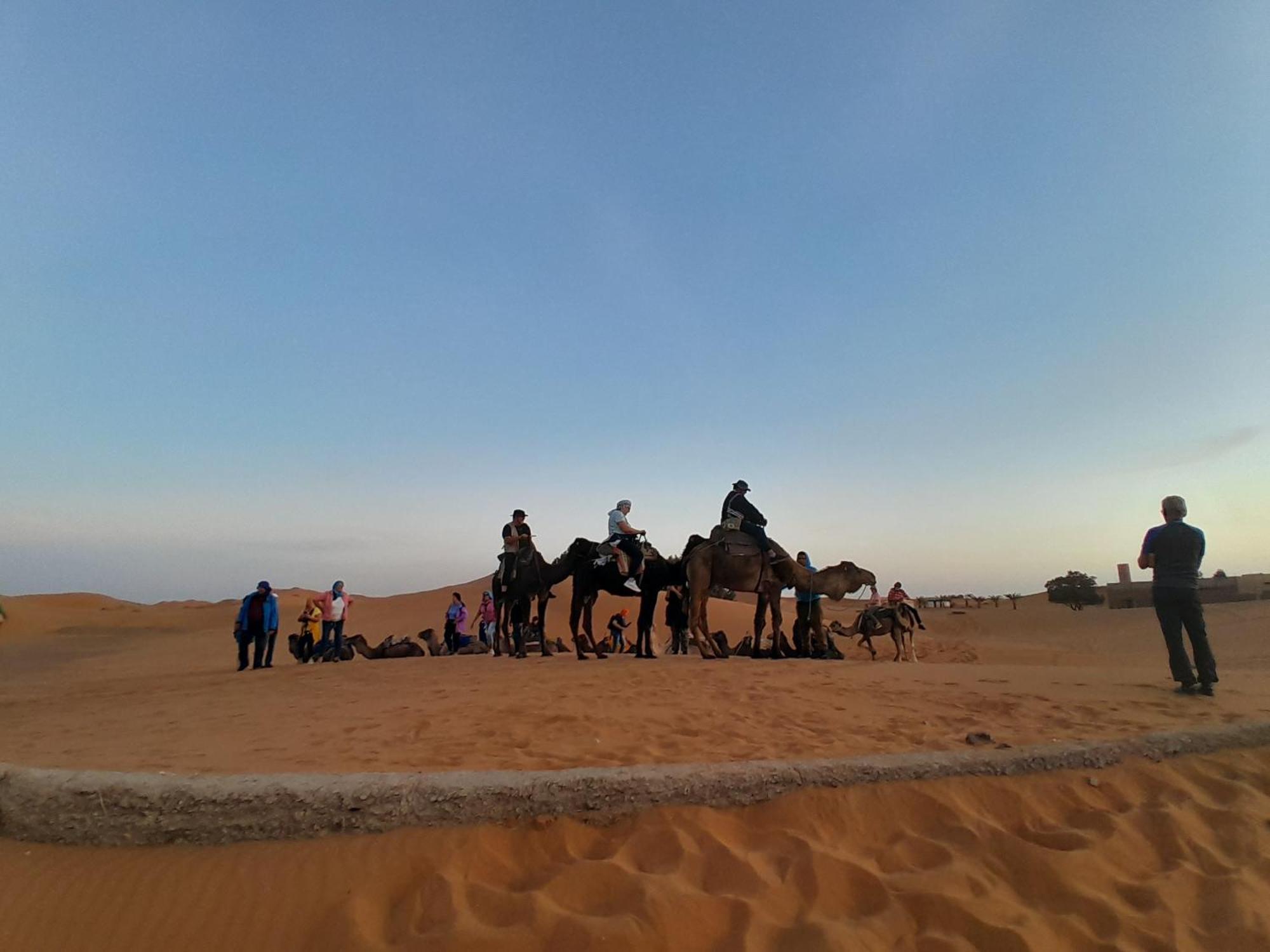 Camel Trekking Desert Camp เมอร์ซูกา ภายนอก รูปภาพ
